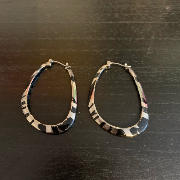 Zebra print earrings silver and black - Picture 2 of 2
